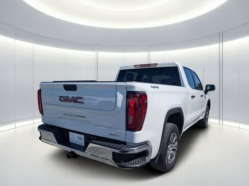 Used 2025 GMC Sierra 1500 SLT AWD/4WD image 4