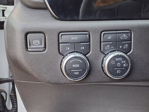 Used 2025 GMC Sierra 1500 SLT AWD/4WD image 75