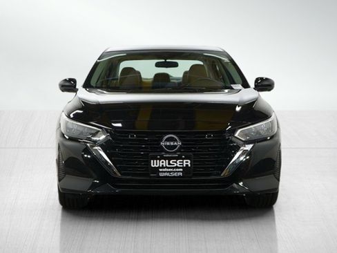 Used 2025 Nissan Sentra SV w/ SV Premium Package image 8