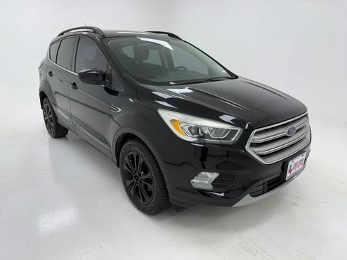 Used 2018 Ford Escape SEL image 2
