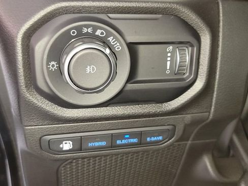 Used 2024 Jeep Wrangler Unlimited w/ Convenience Group AWD/4WD image 30