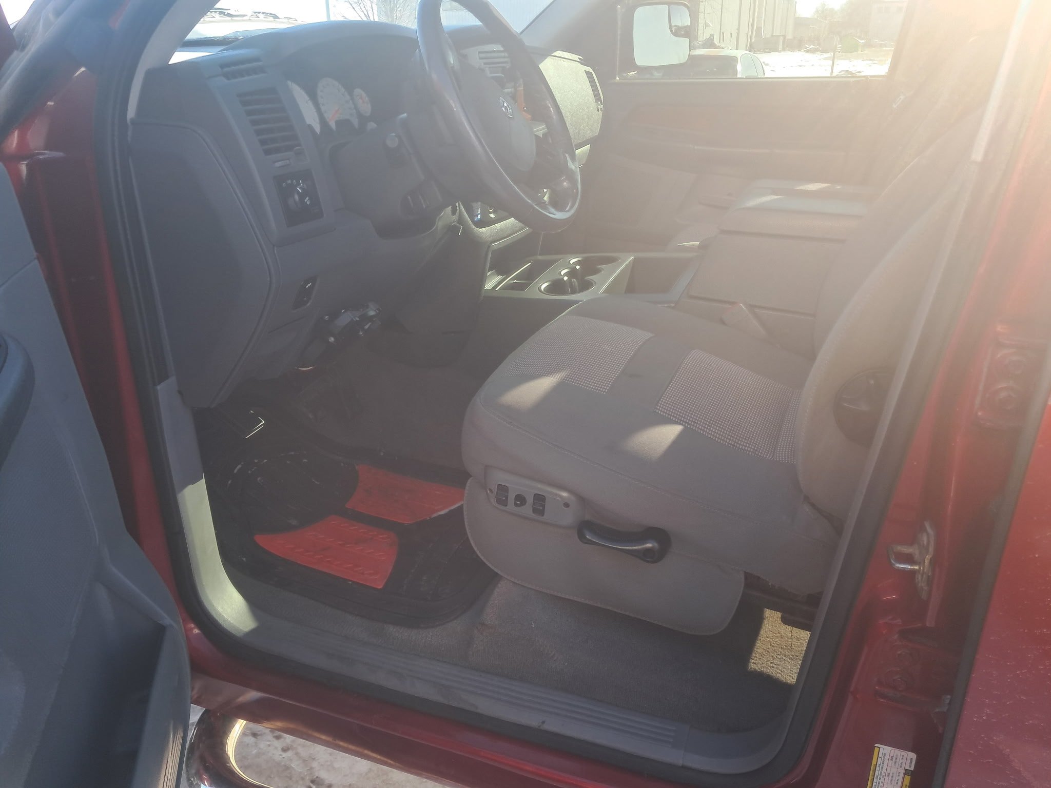 Used 2006 Dodge Ram 2500 Truck SLT AWD/4WD image 4