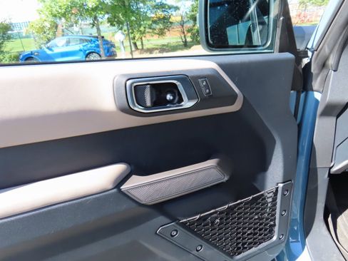 Used 2022 Ford Bronco Wildtrak image 14