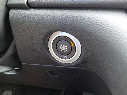 New 2026 Chrysler Pacifica Select FWD image 19