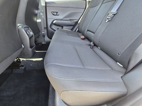 Used 2025 Hyundai Kona SEL FWD image 11