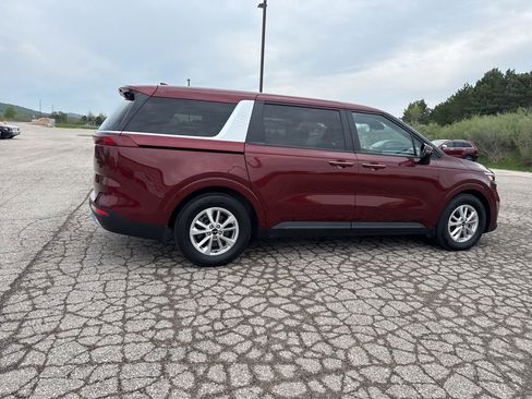 Used 2024 Kia Carnival LX FWD image 21