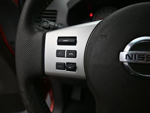 Used 2013 Nissan Frontier PRO-4X w/ Pro-4x Luxury Pkg AWD/4WD image 3