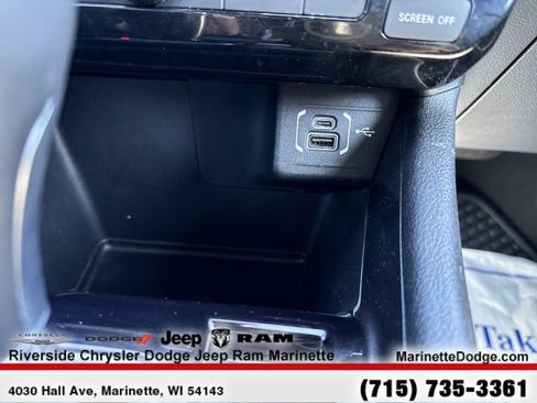 Used 2023 Jeep Compass Latitude image 29