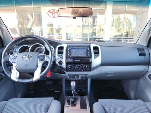 Used 2015 Toyota Tacoma 4x4 Double Cab w/ TRD Off-Road Package image 19
