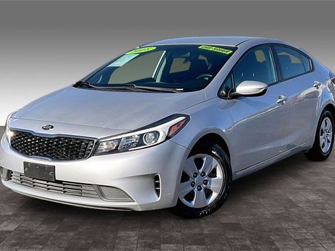 Used 2018 Kia Forte LX image 1