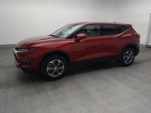 Used 2023 Chevrolet Blazer LT FWD image 2