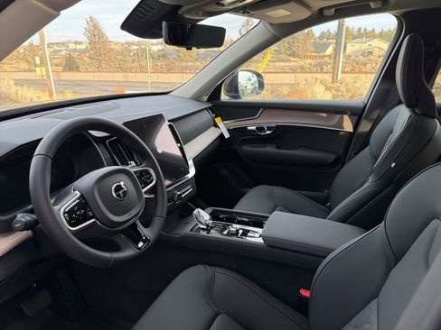 New 2026 Volvo XC90 B5 Core w/ Protection Package Premier image 11