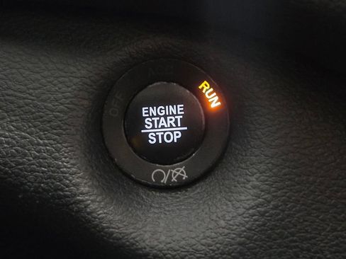 Used 2016 Jeep Cherokee Latitude w/ Comfort/Convenience Group image 8