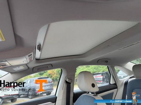 Used 2025 Volkswagen Jetta SE w/ Sunroof Package FWD image 19