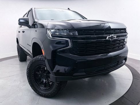 Used 2023 Chevrolet Suburban RST w/ Sport Performance Package image 17