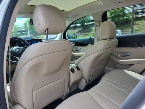 Used 2021 Mercedes-Benz GLC 300 image 11