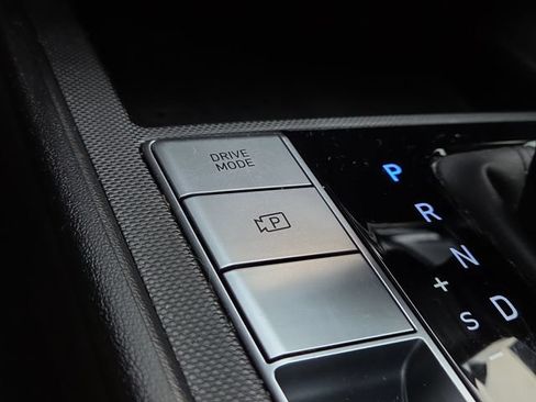 Certified 2023 Hyundai Elantra Limited FWD image 16