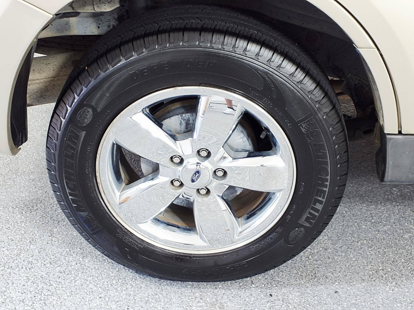 Used 2010 Ford Escape XLT FWD image 4