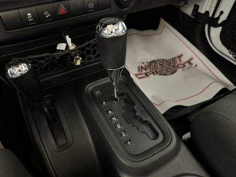 Used 2011 Jeep Wrangler Rubicon w/ Dual Top Group AWD/4WD image 20