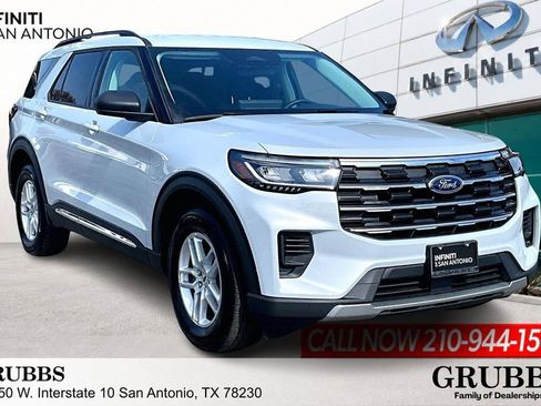 Used 2025 Ford Explorer Active AWD/4WD image 1