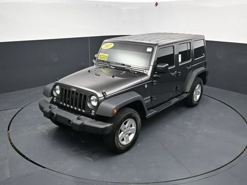 Used 2017 Jeep Wrangler Unlimited Sport w/ Quick Order Package 24S AWD/4WD image 38