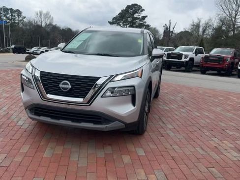Used 2022 Nissan Rogue SV image 6