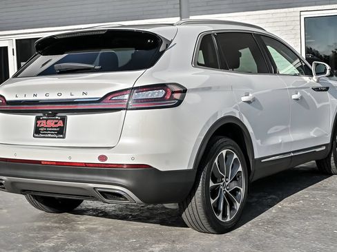 Used 2022 Lincoln Nautilus Reserve w/ Cargo Utility Package AWD/4WD image 11