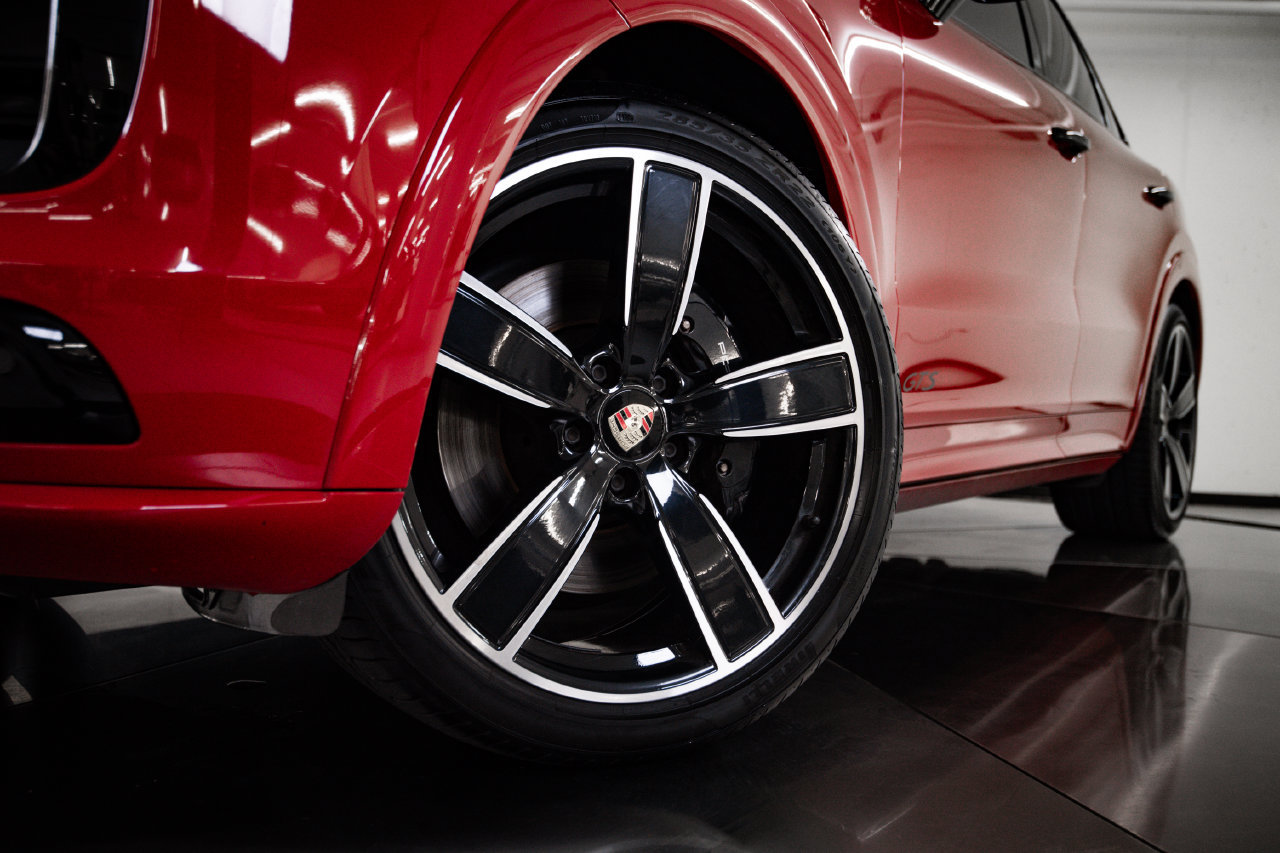 Certified 2022 Porsche Cayenne GTS AWD/4WD image 12