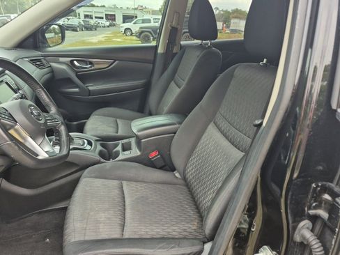 Used 2020 Nissan Rogue S w/ Special Edition Package image 9