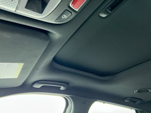 Used 2024 Kia Telluride EX w/ EX Captain's Chair Package FWD image 19