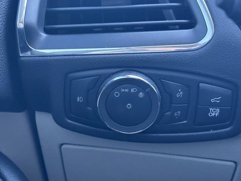 Used 2022 Ford Edge Titanium image 17