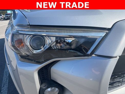 Used 2019 Toyota 4Runner SR5 Premium image 3