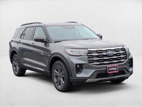 New 2025 Ford Explorer Active w/ Active Comfort Package image 7