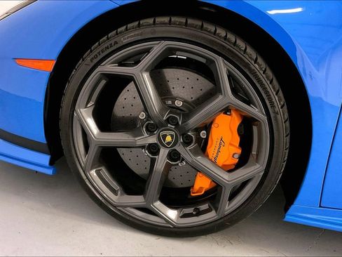 Used 2023 Lamborghini Huracan Tecnica RWD image 17