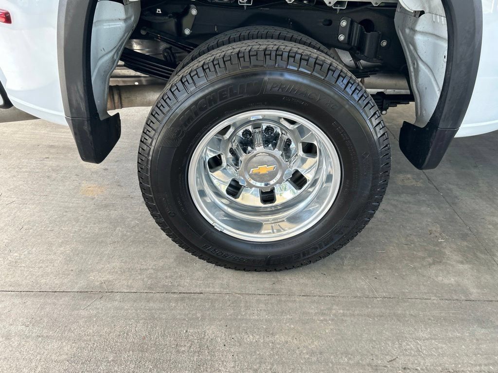 Used 2026 Chevrolet Silverado 3500 High Country w/ Technology Package AWD/4WD image 29