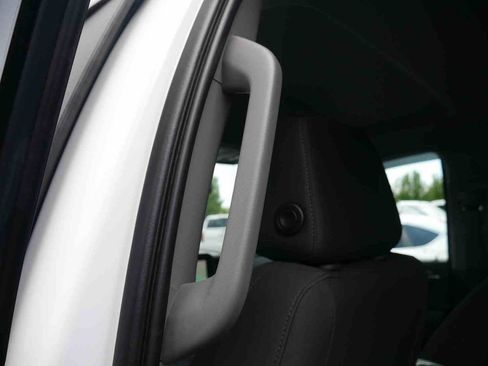 Used 2023 Chevrolet Silverado 1500 RST image 18