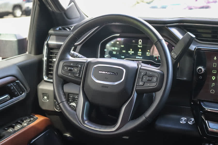 Used 2025 GMC Sierra 2500 Denali Ultimate w/ Max Trailering Package AWD/4WD image 15