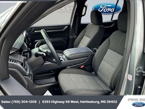 Used 2025 GMC Acadia Elevation image 18