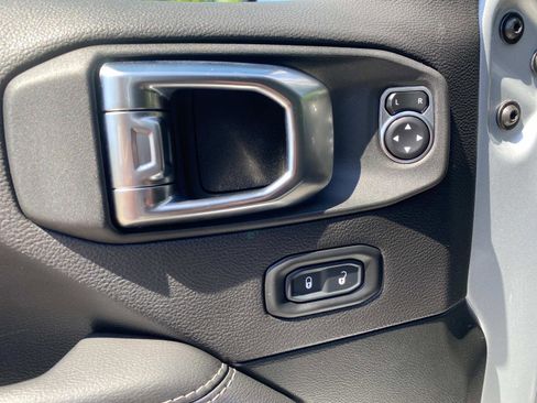 Used 2023 Jeep Wrangler Sahara w/ Cold Weather Group image 21