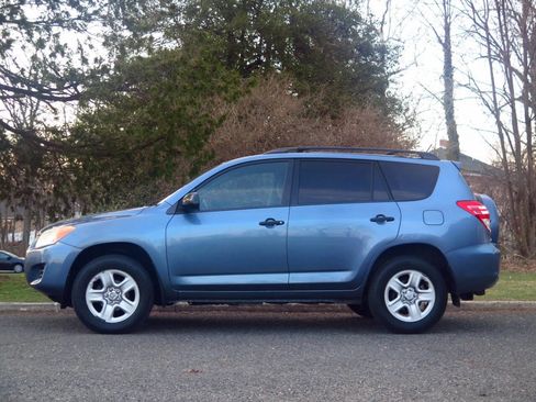 Used 2012 Toyota RAV4 Base 4dr SUV w/ Value Pkg image 2