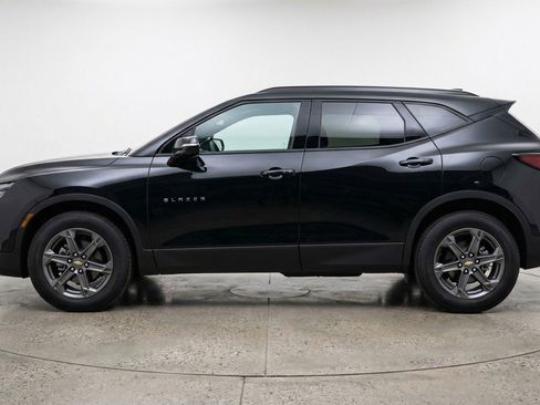 Used 2025 Chevrolet Blazer LT image 5