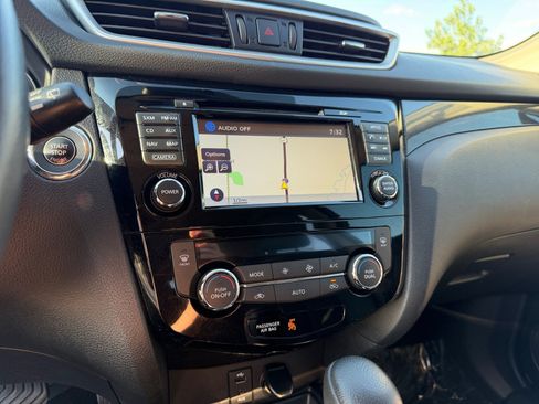 Used 2015 Nissan Rogue SL w/ SL Premium Package AWD/4WD image 12