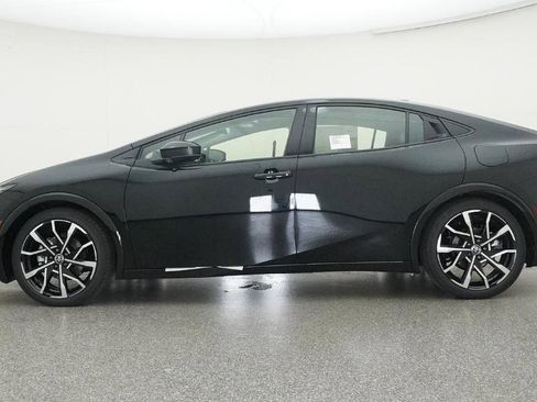 New 2026 Toyota Prius Plug-In Hybrid FWD image 22