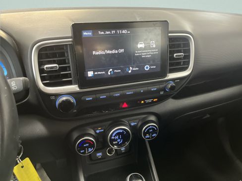 Used 2023 Hyundai Venue SEL w/ Cargo Package FWD image 22