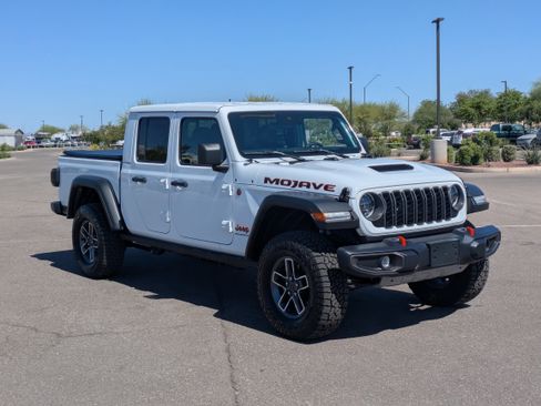 Used 2025 Jeep Gladiator Mojave image 7