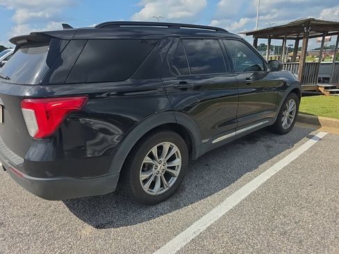 Used 2021 Ford Explorer XLT w/ Equipment Group 202A RWD image 8