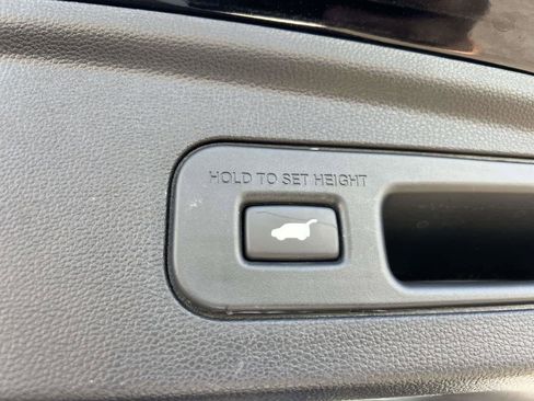 Used 2023 Acura MDX A-Spec image 9