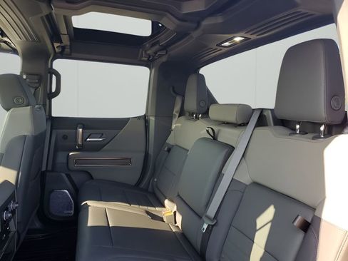 New 2025 GMC Hummer EV 2X w/ LPO, Dark Essentials Package image 17