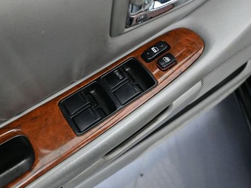 Used 2002 Toyota Avalon XL image 19