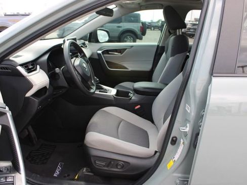 Used 2023 Toyota RAV4 XLE w/ Convenience Package image 15